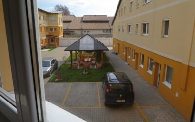 Kleines Büro mit eigenem Parkplatz